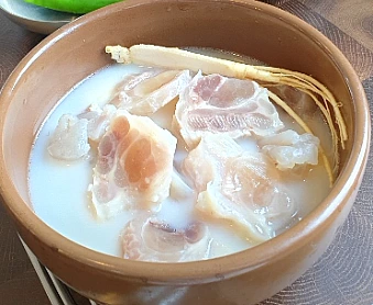 괴산읍 안성집 설농탕 대표