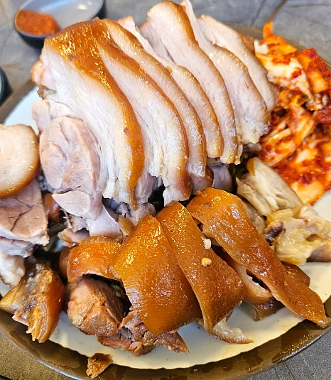 경주시 가마솥족발 대표